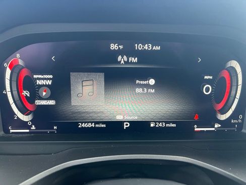 Used 2024 Nissan Rogue SL w/ SL Premium Package FWD image 11