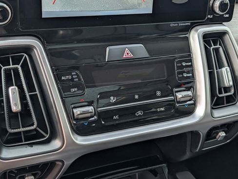 Used 2023 Kia Sorento X-Line EX AWD/4WD image 9