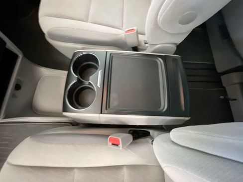 Used 2020 Toyota Sienna LE w/ Carpet Mat Package FWD image 21