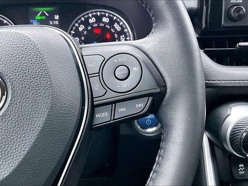 Used 2022 Toyota RAV4 XLE image 24