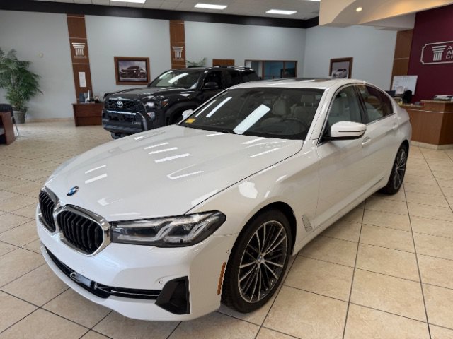 Used 2021 BMW 530i RWD image 2