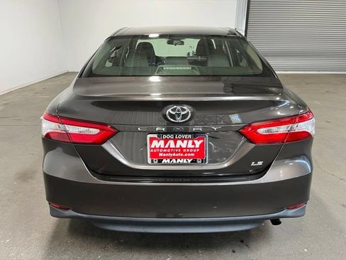 Used 2018 Toyota Camry LE FWD image 4