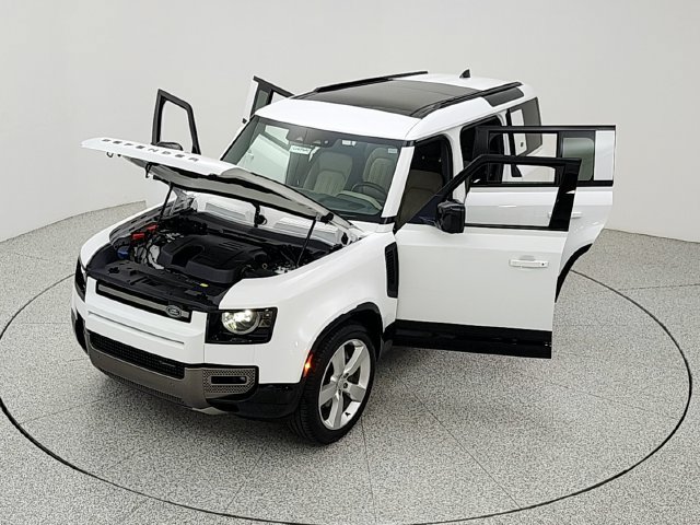 Used 2022 Land Rover Defender 110 X-Dynamic HSE AWD/4WD image 37
