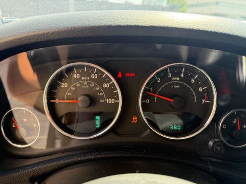 Used 2014 Jeep Wrangler Unlimited Sport AWD/4WD image 15