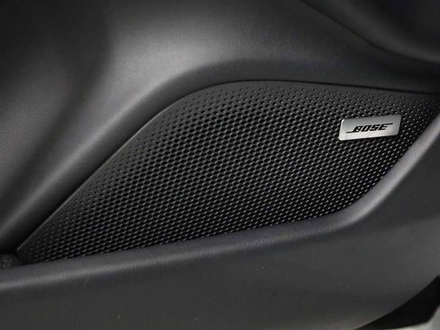 Certified 2025 Porsche Taycan image 18