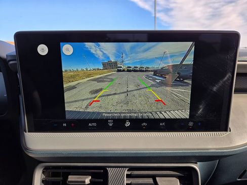 Used 2025 Ford Maverick XL w/ Equipment Group 102A image 20