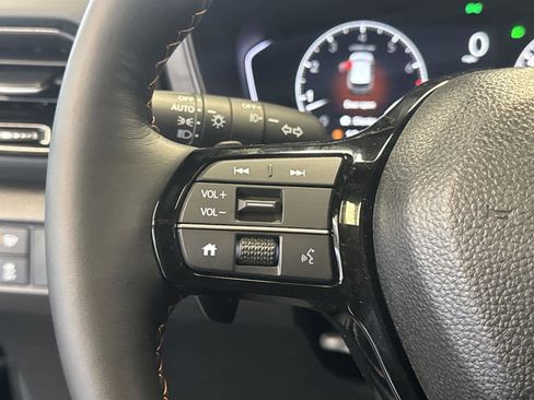 Used 2025 Honda Pilot TrailSport image 19