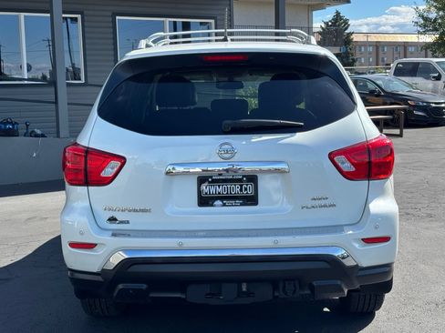 Used 2018 Nissan Pathfinder Platinum AWD/4WD image 9