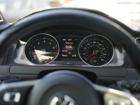 Used 2015 Volkswagen GTI SE w/ Lighting Package (SEL) FWD image 12