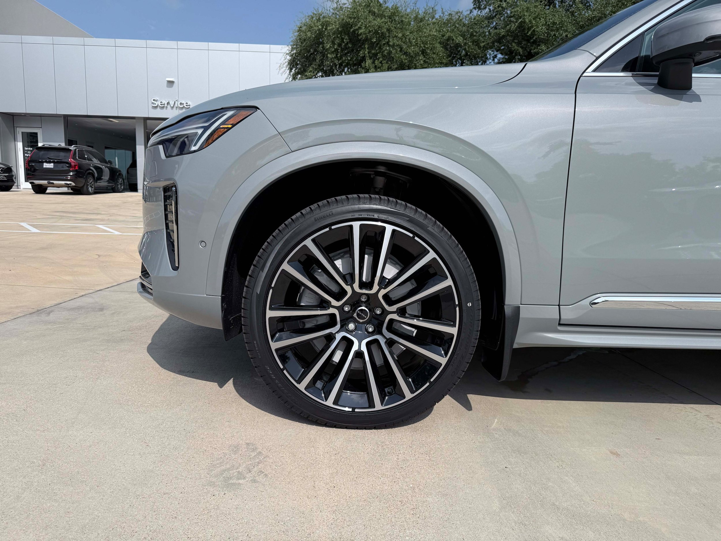 New 2026 Volvo XC90 B6 Plus w/ Protection Package Premier AWD/4WD image 10