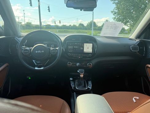 Used 2024 Kia Soul EX w/ Option Group 015 FWD image 9