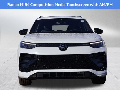 New 2026 Volkswagen Tiguan SE R-Line image 3