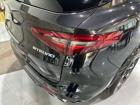 Used 2018 Alfa Romeo Stelvio Quadrifoglio w/ Driver Assist Dynamic Package AWD/4WD image 30