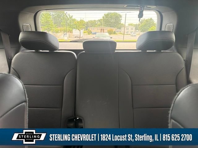 Used 2025 Chevrolet Traverse LT FWD image 16