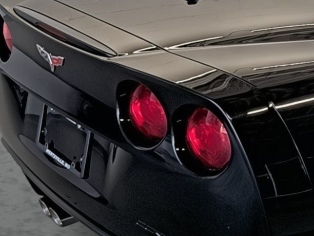 Used 2005 Chevrolet Corvette Convertible w/ Preferred Equipment Group RWD image 15