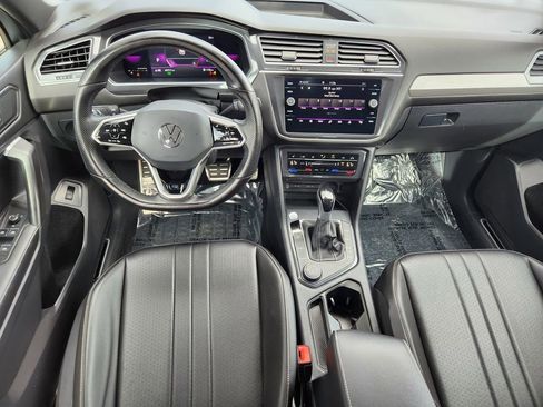 Used 2022 Volkswagen Tiguan SE R-Line image 15