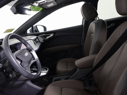 Used 2024 Audi Q4 e-tron Premium Plus image 22