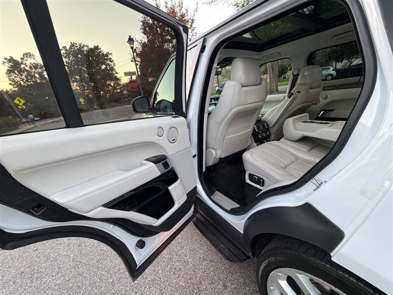 Used 2017 Land Rover Range Rover Supercharged AWD/4WD image 39