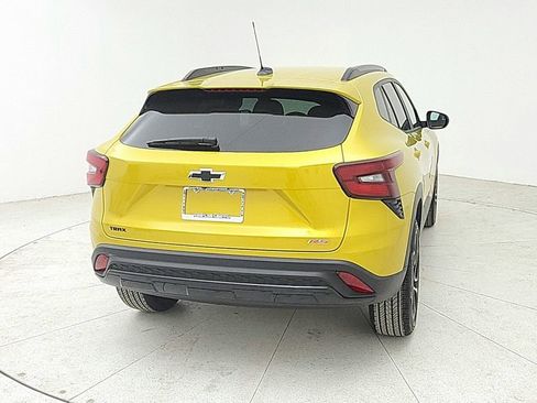 New 2025 Chevrolet Trax RS w/ Driver Confidence Package image 7