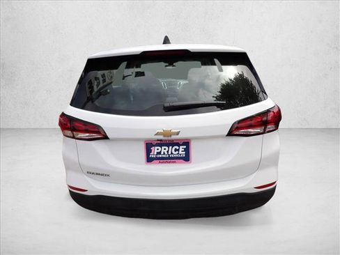 Used 2022 Chevrolet Equinox LS w/ LPO, Floor Liner Package FWD image 6