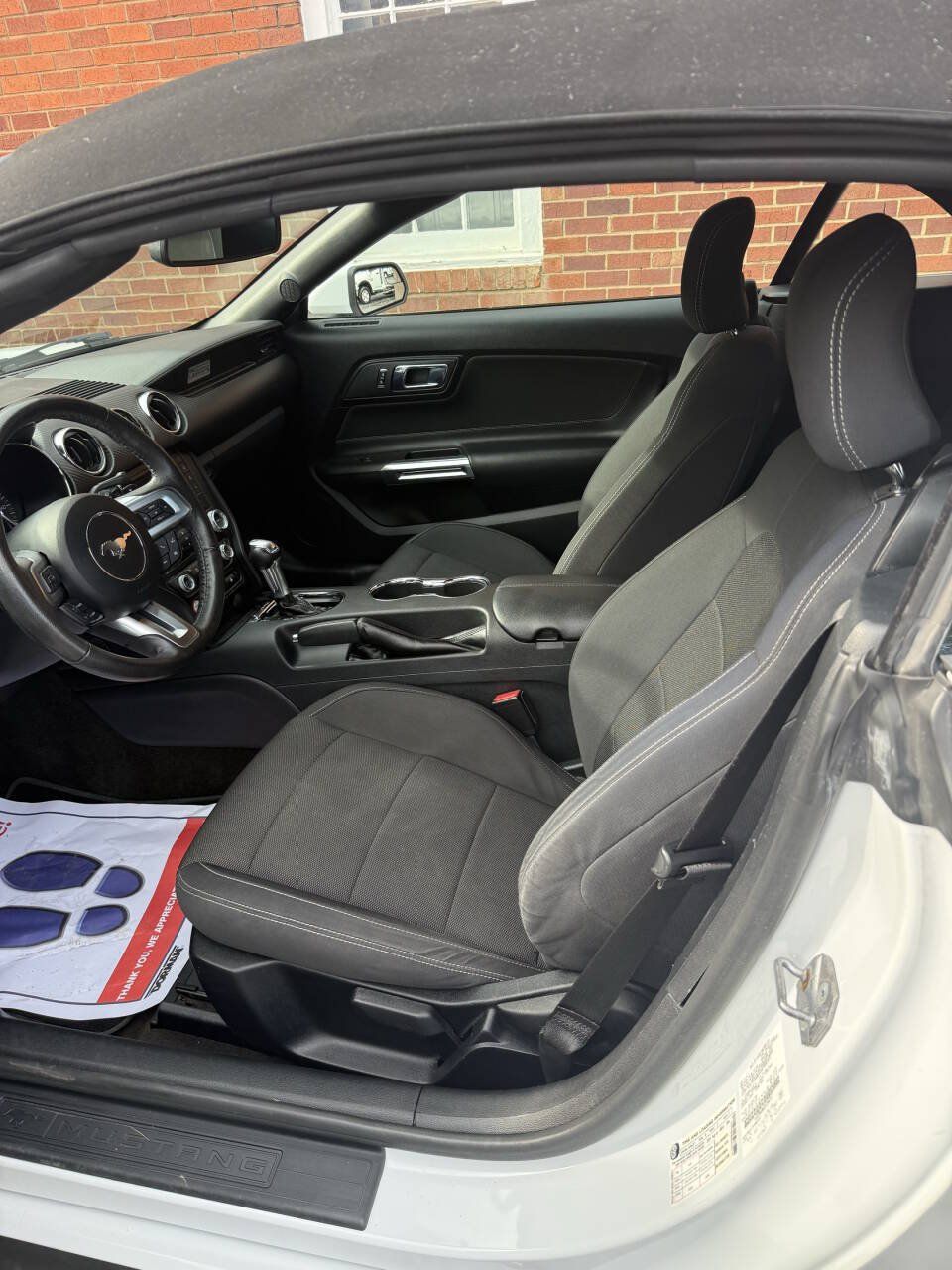 Used 2016 Ford Mustang Convertible RWD image 10