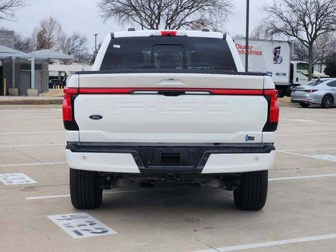 Used 2022 Ford F150 Lightning Lariat image 5