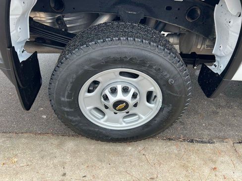 Used 2025 Chevrolet Silverado 2500 W/T w/ WT Convenience Package image 11