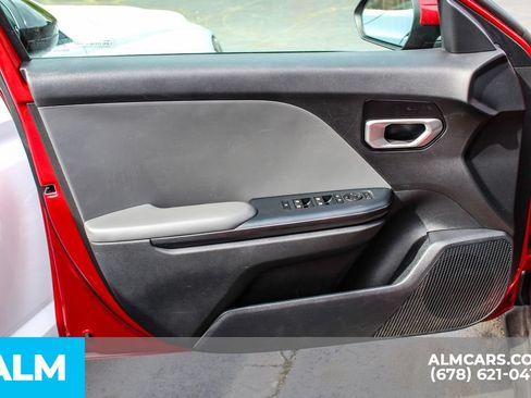 Used 2025 Kia K4 FWD image 32