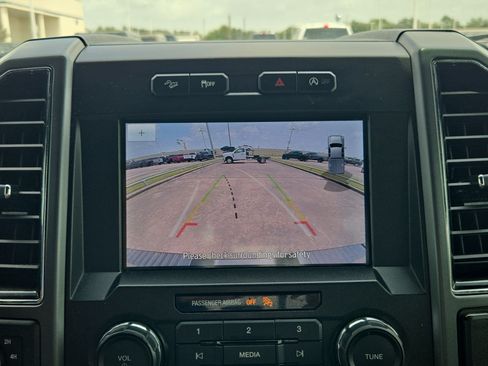 Used 2020 Ford F150 XLT w/ Equipment Group 302A Luxury AWD/4WD image 23