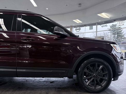 Used 2019 Ford Explorer XLT w/ Equipment Group 202A image 6