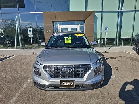 Certified 2023 Hyundai Venue SEL image 8