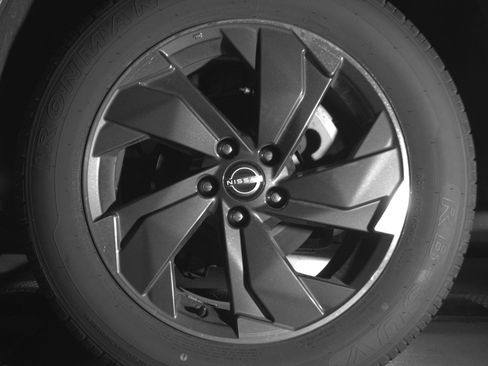 Used 2025 Nissan Rogue SV FWD image 14
