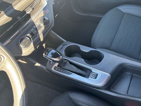 Used 2025 Buick Envista Preferred image 39