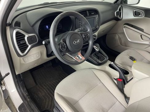 Used 2020 Kia Soul LX FWD image 3