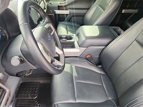 Used 2022 Ford F250 Lariat w/ Black Appearance Package image 18