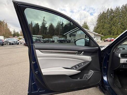 Used 2018 Honda Accord EX image 12