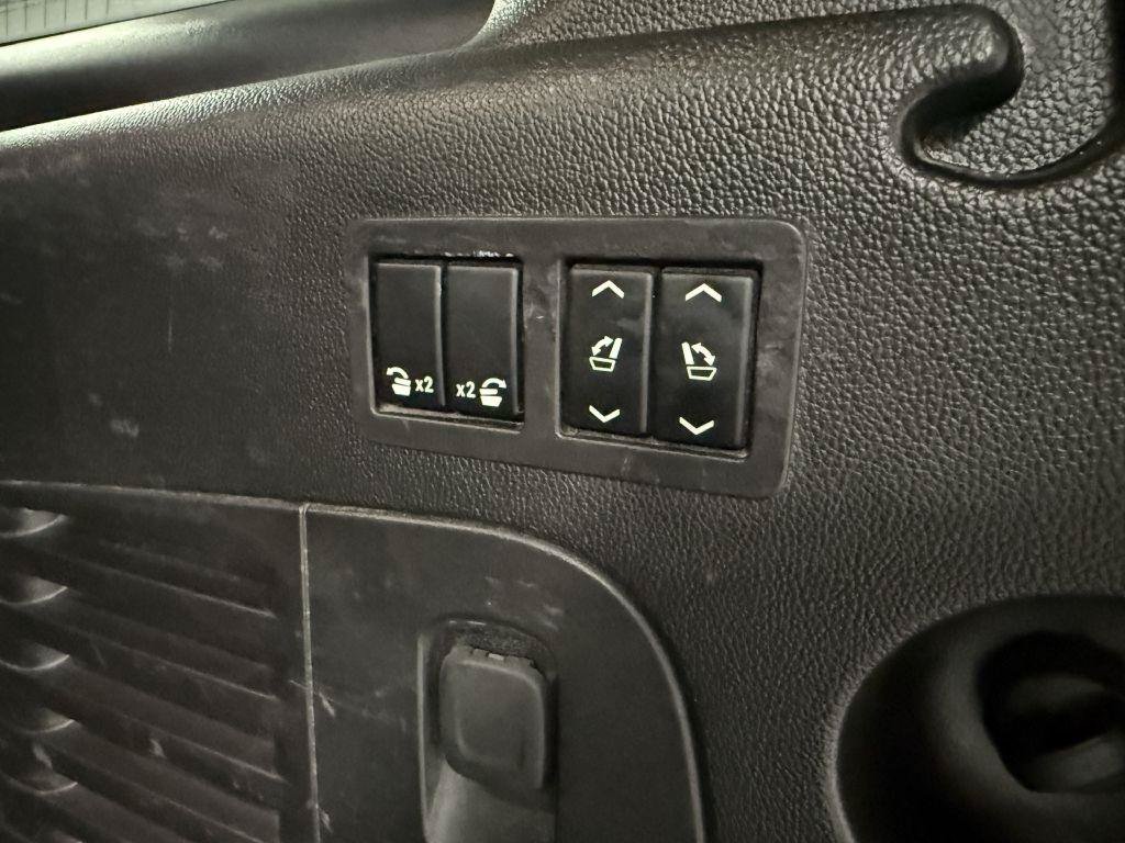 Used 2019 GMC Yukon XL Denali w/ Denali Ultimate Package AWD/4WD image 37