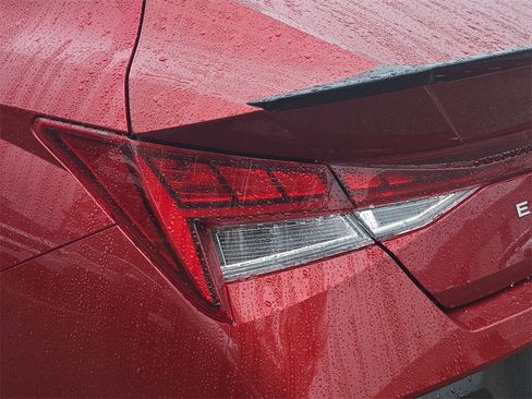 Used 2025 Hyundai Elantra SEL image 32