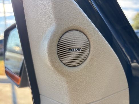 Used 2015 Ford Expedition EL XLT w/ Equipment Group 202A image 17