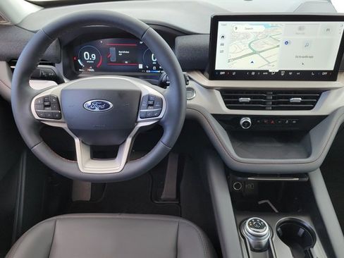 New 2025 Ford Explorer Active w/ Active Comfort Package image 9