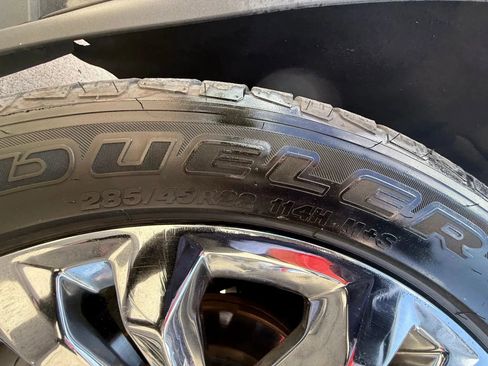 Used 2017 Cadillac Escalade Luxury RWD image 31