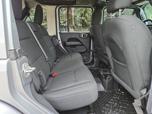 Used 2020 Jeep Wrangler Unlimited Sahara w/ Safety Group AWD/4WD image 36