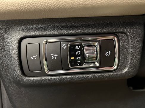 Used 2026 Lincoln Corsair Premiere image 25