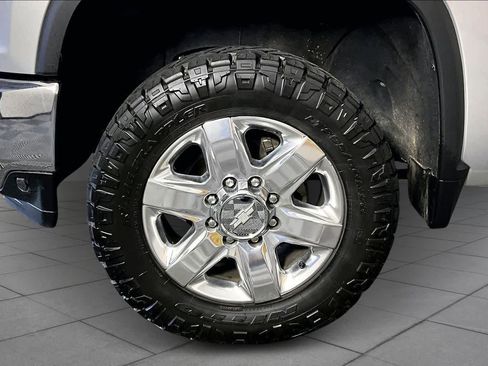 Used 2020 Chevrolet Silverado 2500 LTZ w/ LTZ Plus Package image 10