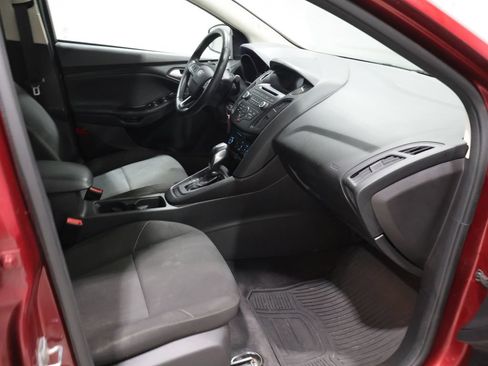 Used 2015 Ford Focus SE w/ SE Cold Weather Package FWD image 22