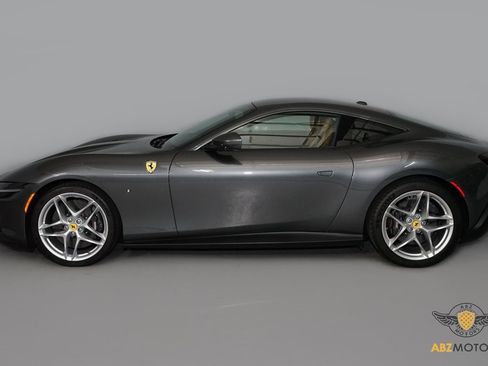 Used 2021 Ferrari Roma image 5