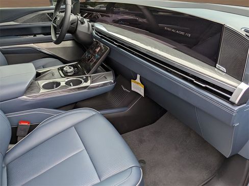 New 2025 Cadillac Escalade IQ Sport 2 image 18