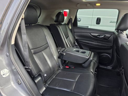 Used 2020 Nissan Rogue SL w/ Premium Package FWD image 12