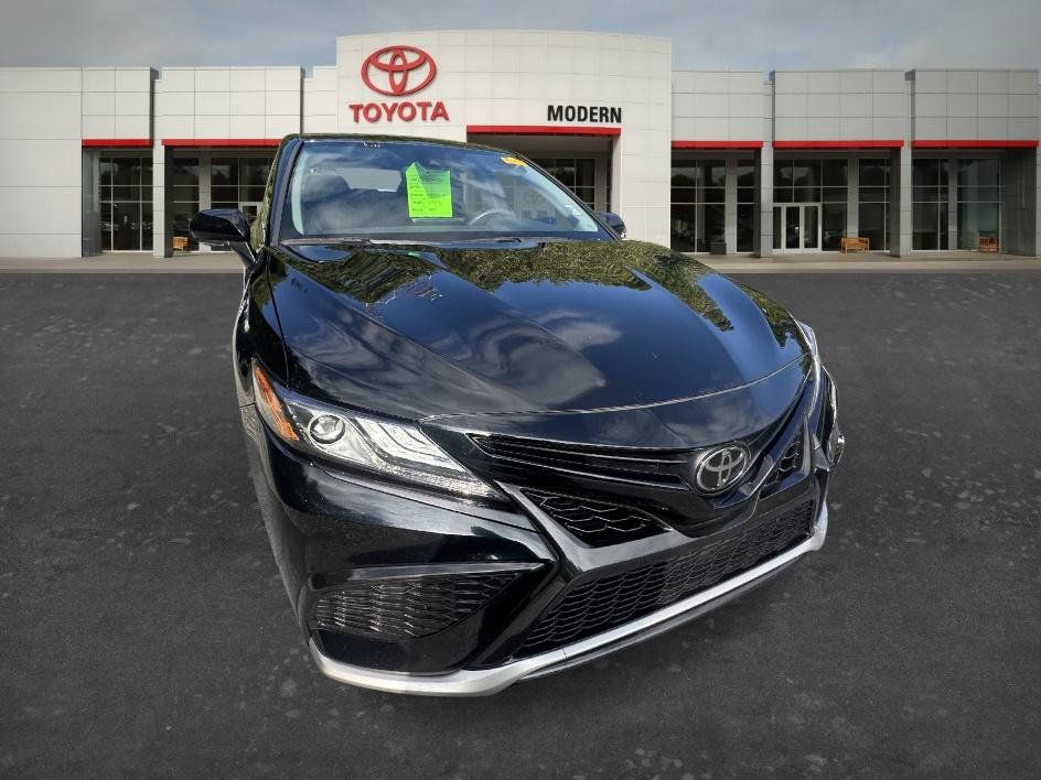 Used 2023 Toyota Camry XSE FWD image 5