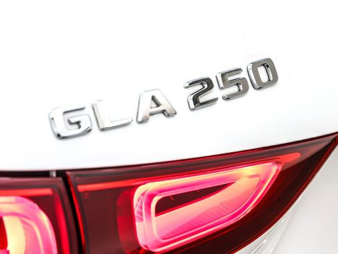 Certified 2023 Mercedes-Benz GLA 250 4MATIC w/ Premium Package image 9